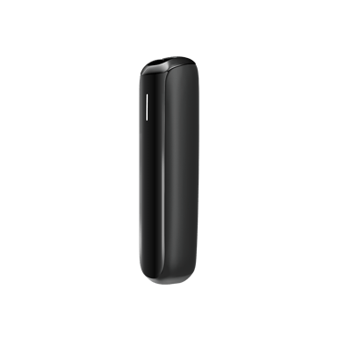 Vedere laterală capac frontal Ploom AURA în culoarea Jet Black.