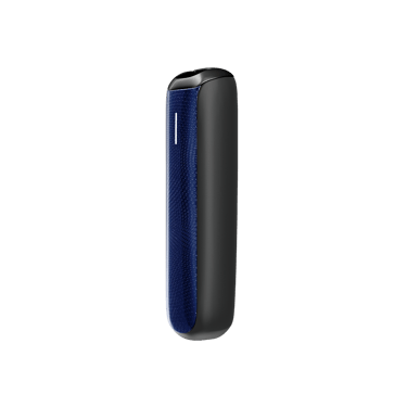 Vedere laterală capac frontal texturat Ploom AURA în culoarea Navy Blue.
