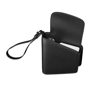 Vedere laterală husa  Jet Black cu dispozitivul Ploom AURA și bețișoare (neincluse)
